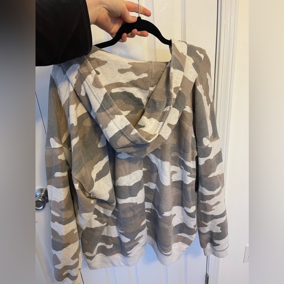 Camo Large Arie Hoodie - Picture 2 of 3